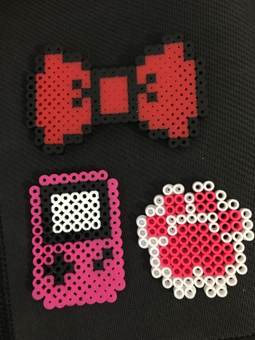 Second attempt at crafting with Perler beads! :&gt;