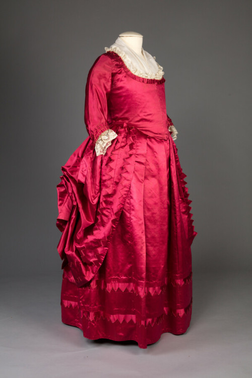 Robe à l’anglaise, 1780′sFrom the Maryland Center for History and Culture