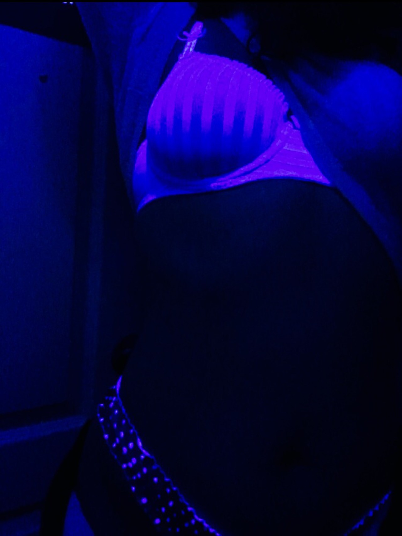feelin myself in this blacklight✨