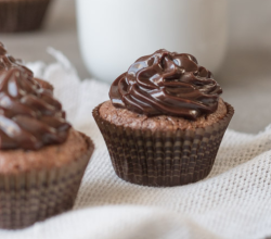 fullcravings:  Mini Chocolate Brownie Cupcakes