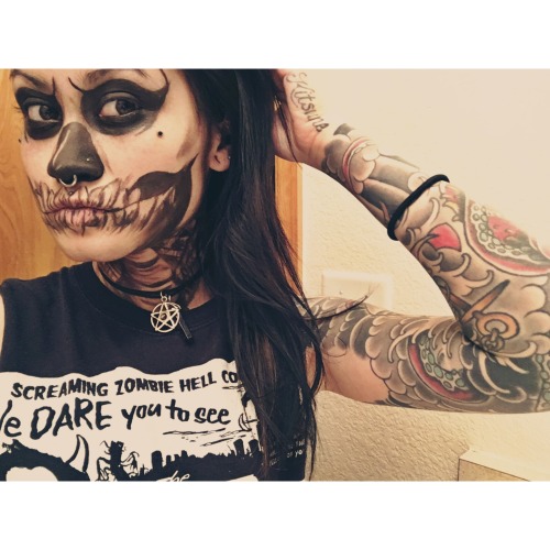 kitsunesuicide:  Happy early Halloween 