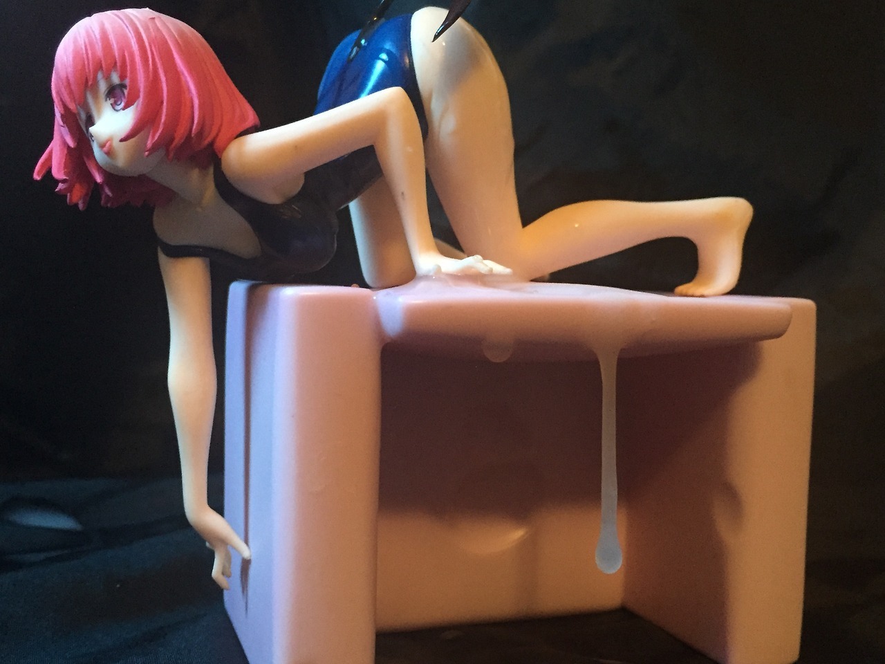 Momo takes a dip