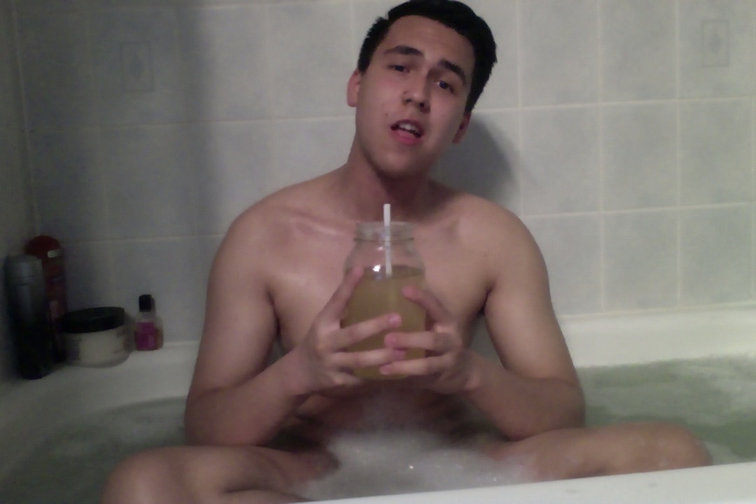 supdaddy:cumslayer:  watching Easy A  i fell asleep in the bath