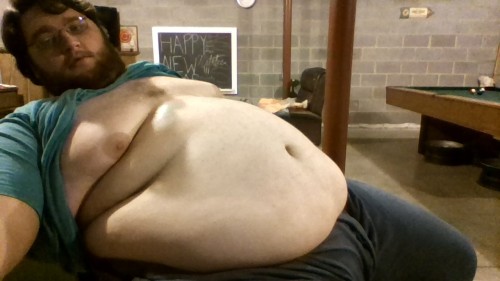 Porn photo Belly in the basement