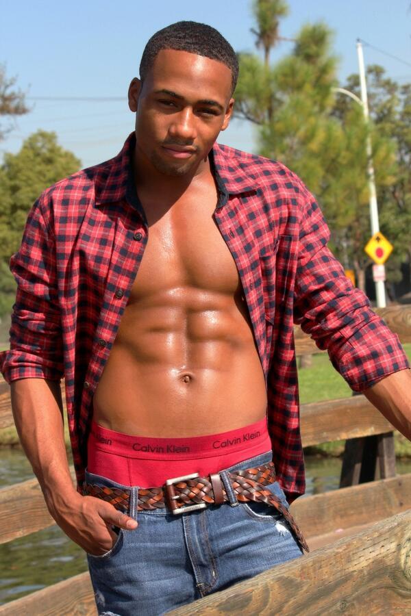 lightskingaboi:  😍😍follow me lightskingaboi 