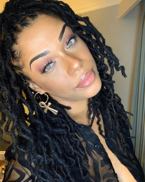 The eyes have it… @gia.renae・・・ #iamlocd #locs #locd #locjourney #locstyles #womenwithlocs 