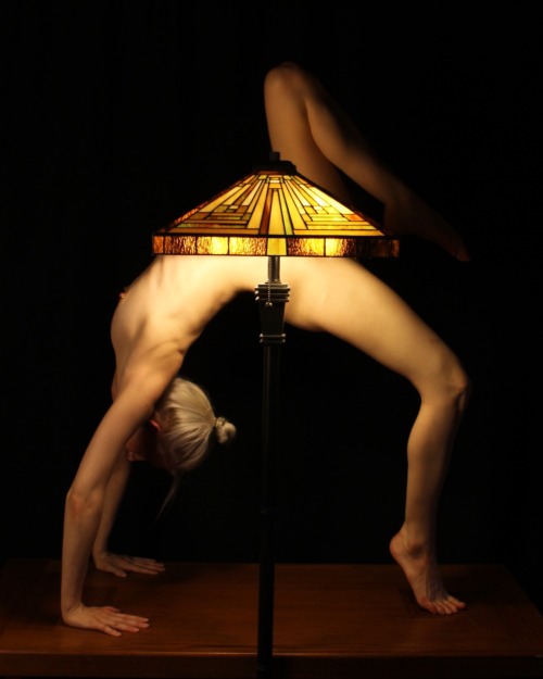 Yoga = Art! everythinghasedges: Become the lamp. Ryann S (@everythinghasedges) shot by EDF Photography, April 2014.