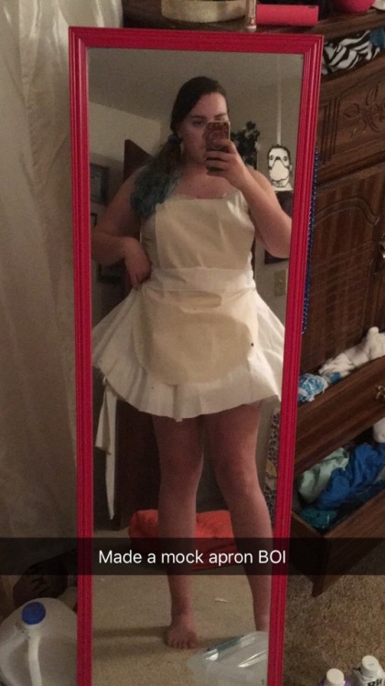 I also spent 30 minutes trying to arrange my skirt. Petticoat n waistband of the apron so it doesn&a