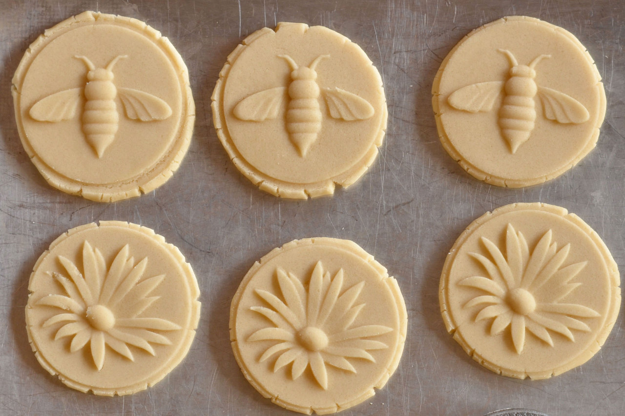 Delightful Repast: Stamped Shortbread Cookies - Rycraft Cookie Stamp  Giveaway