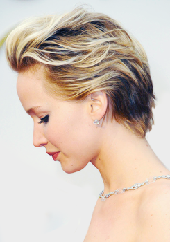 jenniferlawrencedaily:  Jennifer Lawrence at the Academy Awards 2013 &amp; 2014