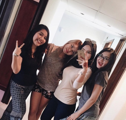 thecummering: Fuh sape awek ni. Tolong guys siapa yg tau ig/fb dia kasi pm2