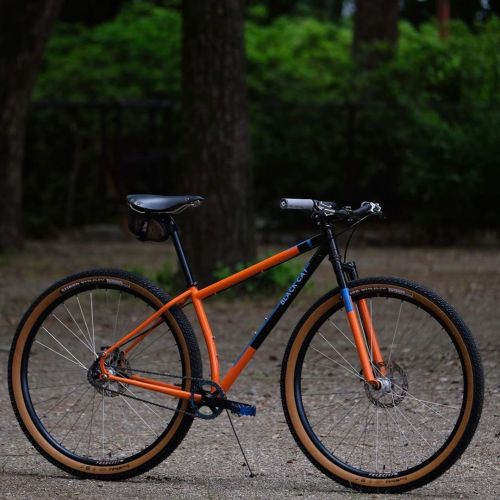 howtomakekyutai:My @blackcatbicycles and new handle and new tire… Pretty much satisfied with this. #