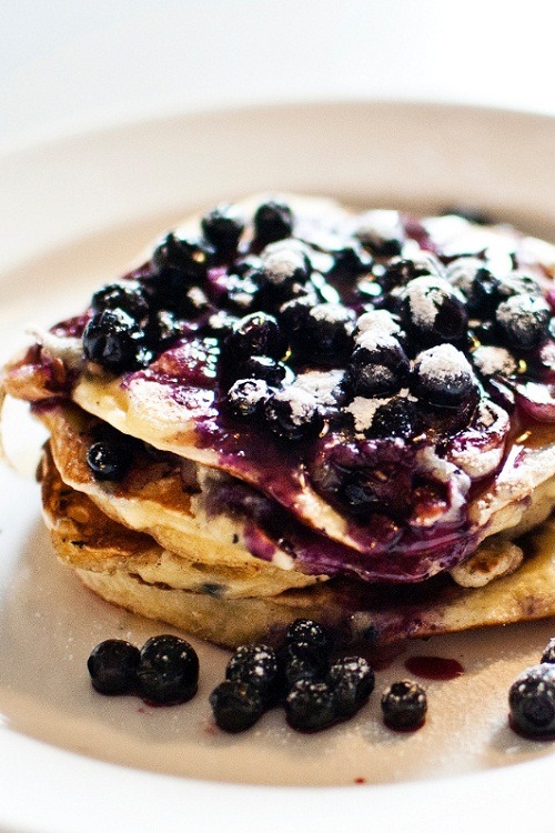 alecsgrg:  Blueberry pancakes 