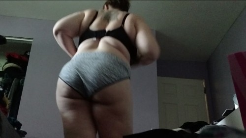 pawgwifeyblog:  Some new ones;)