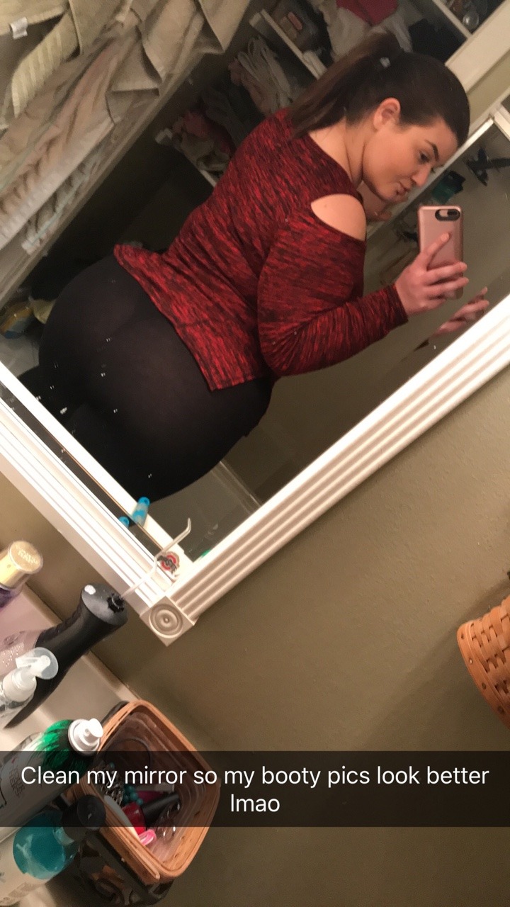 unquotedkellz:  I only love my bed and my momma I’m sorry 🤗😴