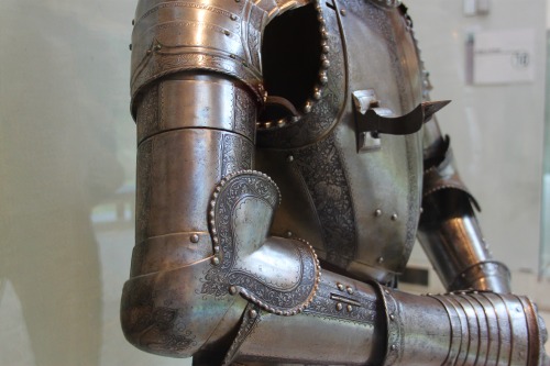 barbucomedie:  Austrian Composite Three-Quarter Armour from 1535-1550The helmet, breast and backplates, leg and arm defenses were made in 1535 Michael Witz of Innsbruck for the Hapsburg King, and later Emperor, Ferdinand 1st (1503-64).The double-headed
