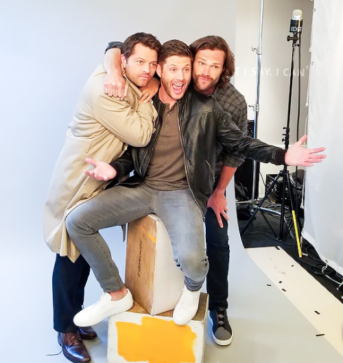 dandelion-teabag:  @damianholbrook:  How about some outtakes from a #Supernatural photo shoot? [x, x