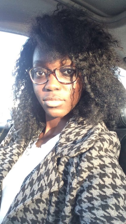 b00tytang:  b00tytang:  Happy thanksgiving & dark skin appreciation day🍫🍩  I think I’m cute so imma just reblog myself again since no one wants to💁🏾
