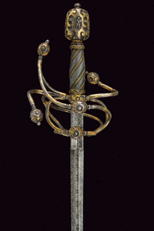 art-of-swords:Rapier Maker: Antonio PiccininoDated: mid-16th centuryCulture: ItalianMeasurements: ov