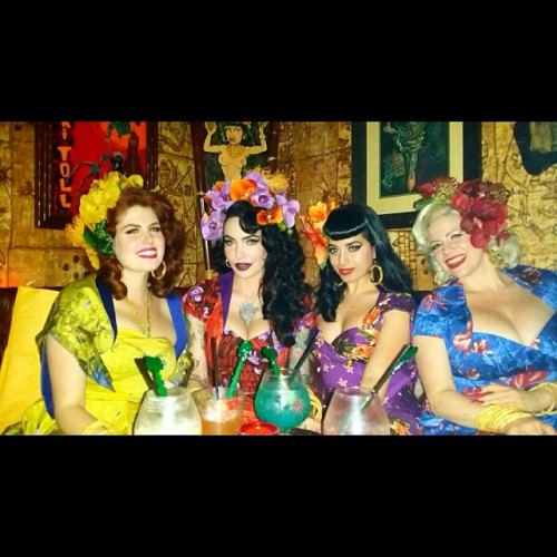 singingsongbird:  vintagevandalizm:  Happy birthday @dorismayday ! At Franks Tiki bar with these pretty ladies @michelinepitt @natasha_estrada 🌴💗  Look at these Tiki goddesses!!!!! 
