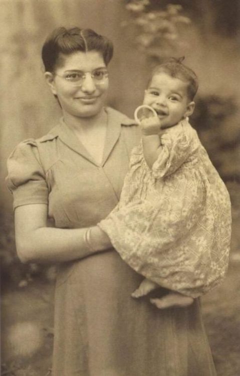blondebrainpower:Freddie Mercury With His Mother, 1947