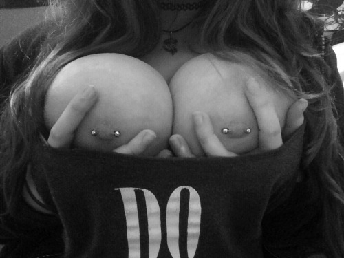 not-natalias-porn-blog:  Topless Tuesday 🍰