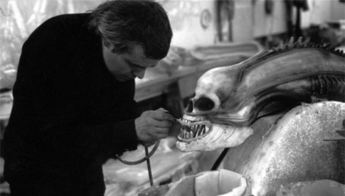 365daysofhorror:  H.R. Giger, the legendary artist behind the Alien designs and so much more amazing art, has died. You will be missed, Mister Giger. 