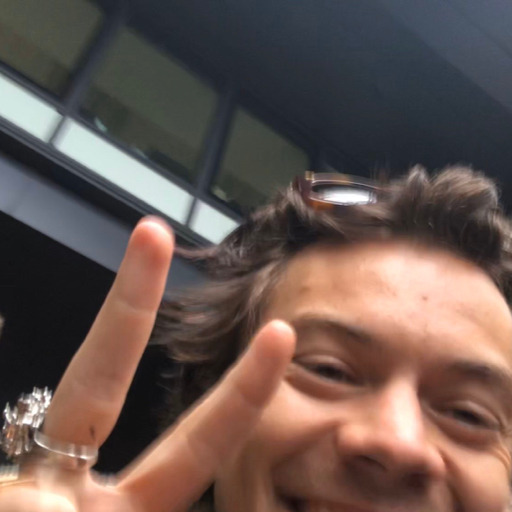 martinskki:  it’s gotten to the point where i just do a peace sign as a natural reflex  