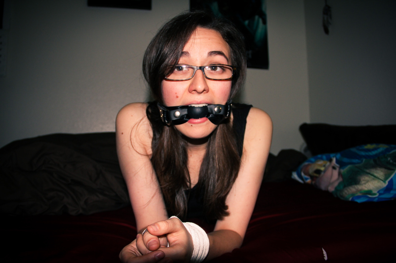 her-silent-face:  Head on over to my deviant art page is you’re interested in custom