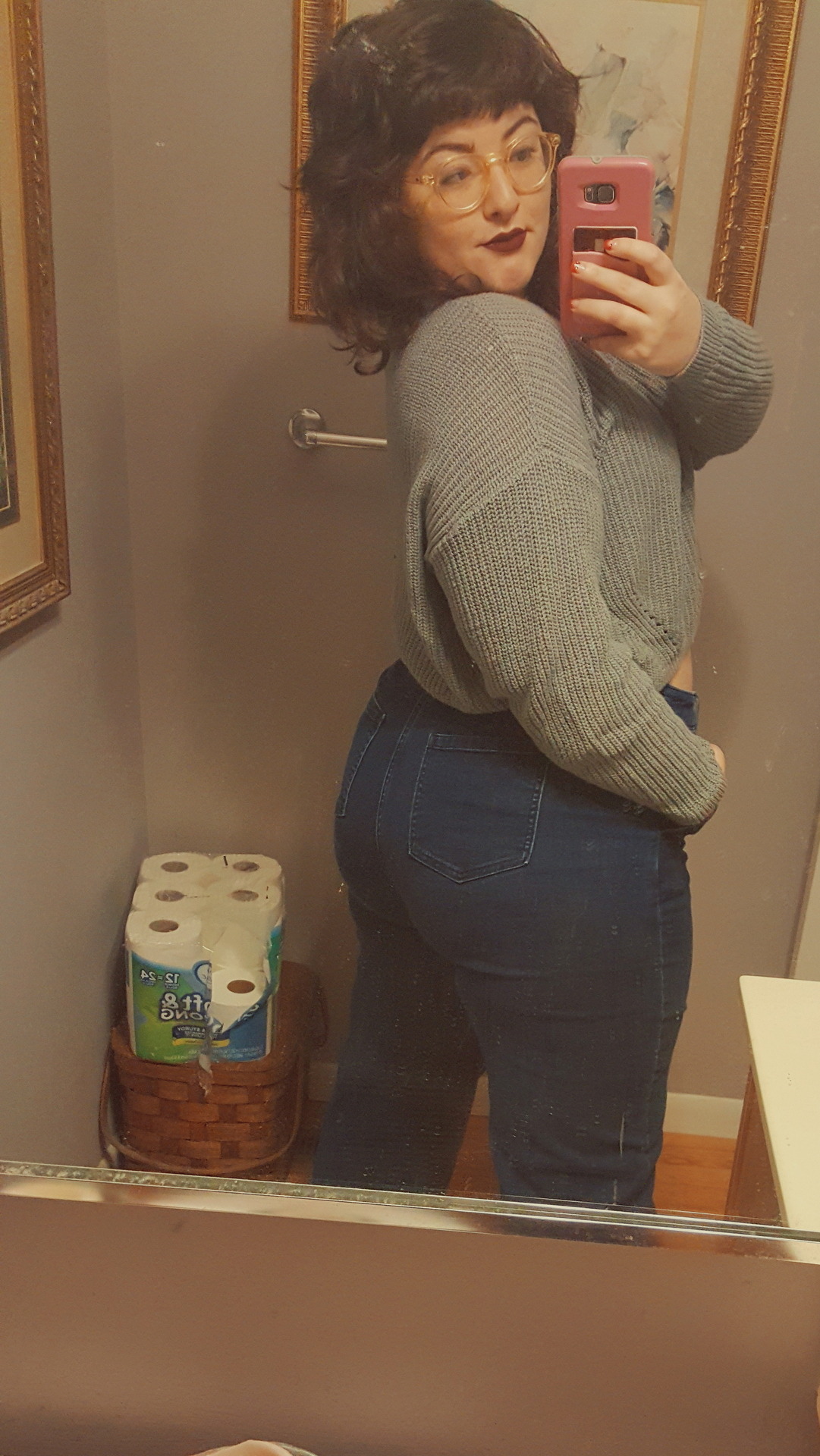 freckledsweetpea:  the only pair of jeans I’ve ever owned that fit my waist, hips,