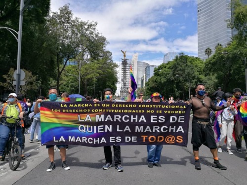 La marcha es de quien la marcha. #vih #diversidad #gay #sida #vih #aids #cdmx #mexico #pride  https: