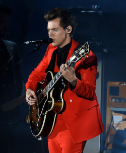 thedailystyles:  Harry Styles performs onstage at CBS RADIO’s We Can Survive 2017 at The Hollywood Bowl on October 21, 2017.