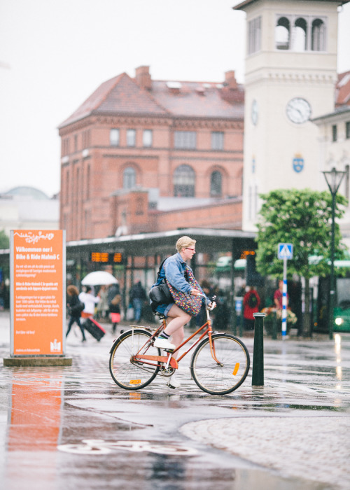 A rainy Malmö doesn’t stop people from cycling.