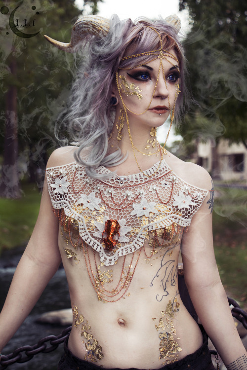 korota37: niivs-nook: tentacles-and-stardust: ::Røyke Drage::  Photos By:: Matthew Lalor