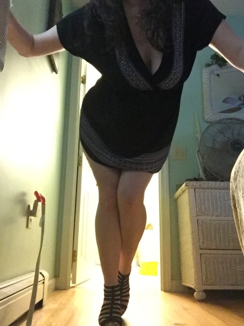 thehappygals:  Good mornin y'all!!! 😊 I hope everyone had sweet dreams?! Have a sexy ass day y'all!!! ☺️💕💋 