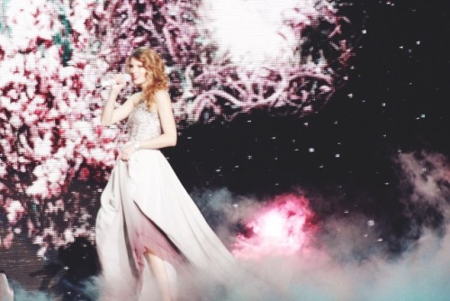 shakingitoff13:shakingitoff13:I had the time of my life fighting dragons with you the last 8 years✨|