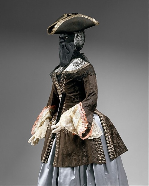 Caraco jacket, 1725-1740; from the Costume Institute at Museum of Art, New York