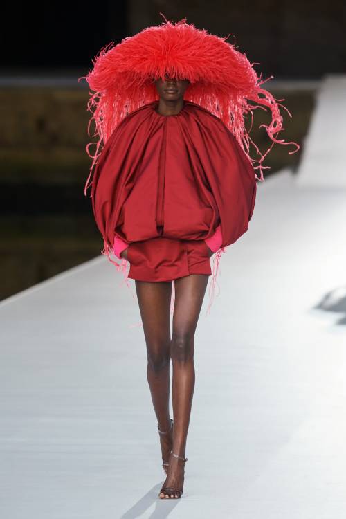 Valentino by Pierpaolo Piccioli, Fall 2021 CoutureCredits:Joe McKenna - Fashion Editor/StylistGuido 