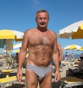 patches1235 here&hellip;&hellip;I love seeing a man in speedos!