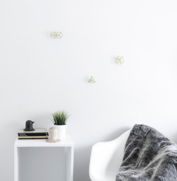silver-blonde:  Gancho Geometric Wall Hangers via design-milk 