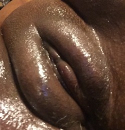 Trinired20:  Ebonyladylips:  Big, Wet, Black Pussy💦💦💦Is Glorious!!!👅