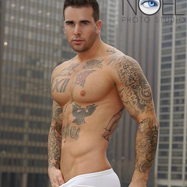 bulkingcub:  Guy goes from thin to thick over 12 months and embraces the beef. Looking