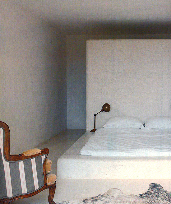 aqqindex:  Uri and Cat Fruchtmann Villa