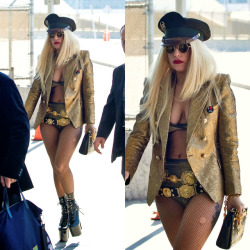 everygagalook:  2 october 2010arriving at