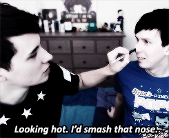 titaniumoreos:lestears:2009 vs 2014Dan’s secret nose fetish 