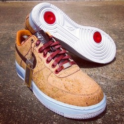 #nike #AirForceOnes #cork WHAT?!?! These joints are sooo fresh! #sneakerporn #kicks #instaphoto @p_augustin @prolific_blendz @p_milla_13 @londresparachicvgo @dre_lrg