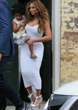 turnthatcherry:    Beyoncé and Blue Ivy