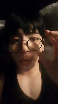 blingjonghyun:  please please wear glasses more often