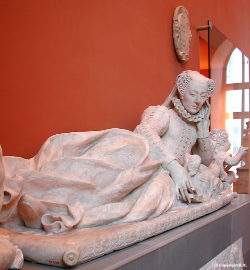 Funerary monument to Valentine Balbiani by Germain Pilon, 1574-1575