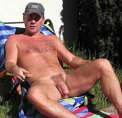 fhabhotdamncobs:  woofdaddy:  Uncle’s wiener is nice an’ warm from roasting in